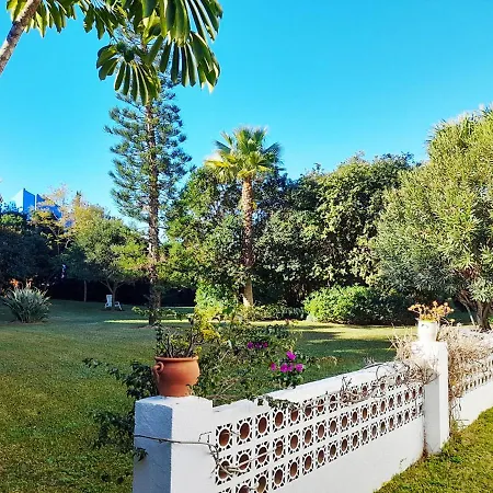 With Pool Near The Апартаменти