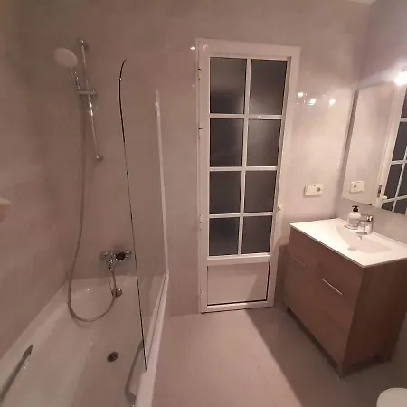 Apartmán With Pool Near The *