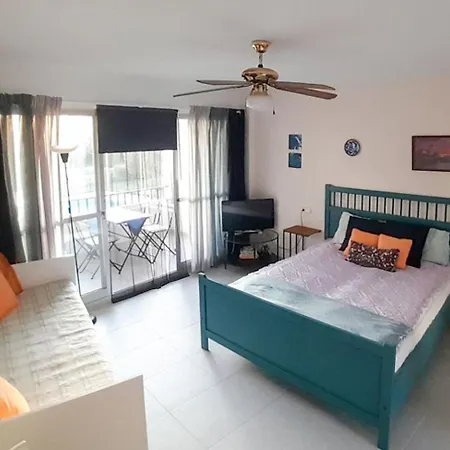 With Pool Near The Appartamento