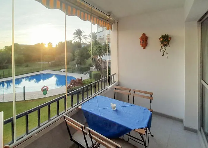 Apartment With Pool Near The Marbella